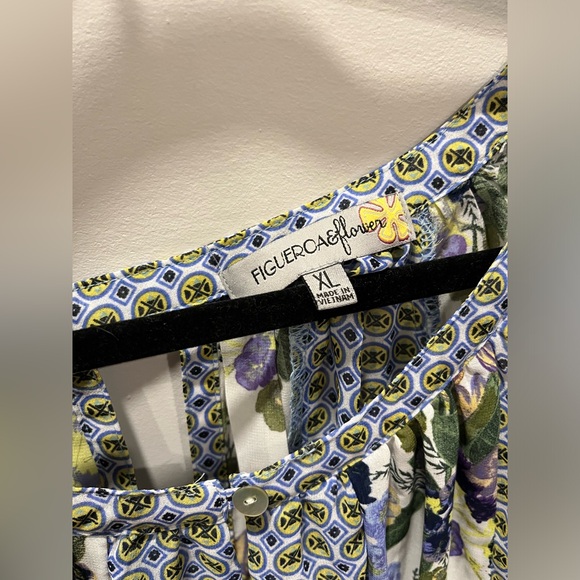 Blue & White Floral Patterned Blouse - Picture 5 of 6